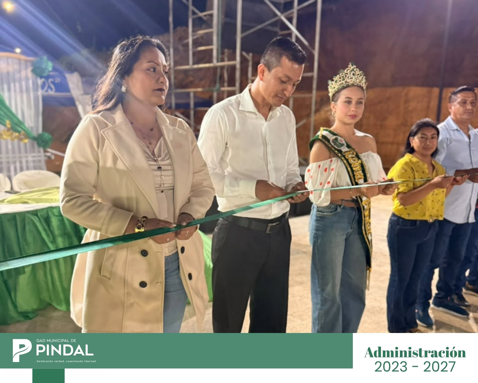 Alcalde durante corte de cinta en el sitio El Señor Cautivo de Ayabaca