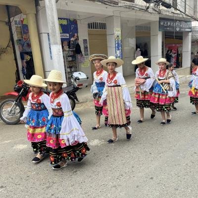 Desfile Florklorica 13