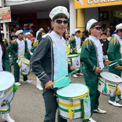 Desfile Civico 13